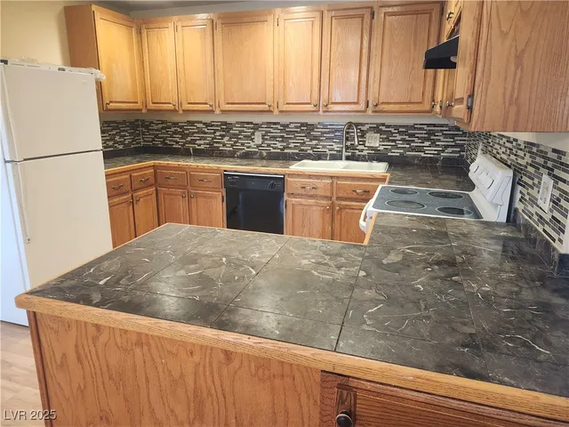 $1,900 | 103 South Mallard Street, Las Vegas, NV 89107