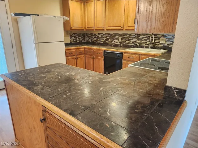 $1,900 | 103 South Mallard Street, Las Vegas, NV 89107