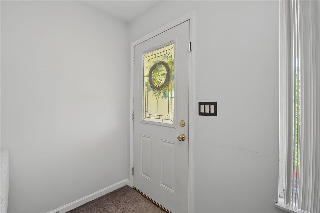7481 Mohawk Trail Road Dayton, OH 45459 - Photo 6 of 37