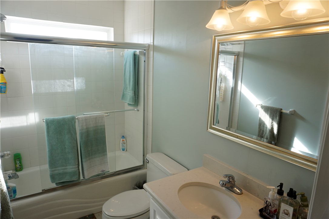 5710 Wooddell Ridge Road Waycross, GA 31503 - Photo 14 of 35 Hall full bath