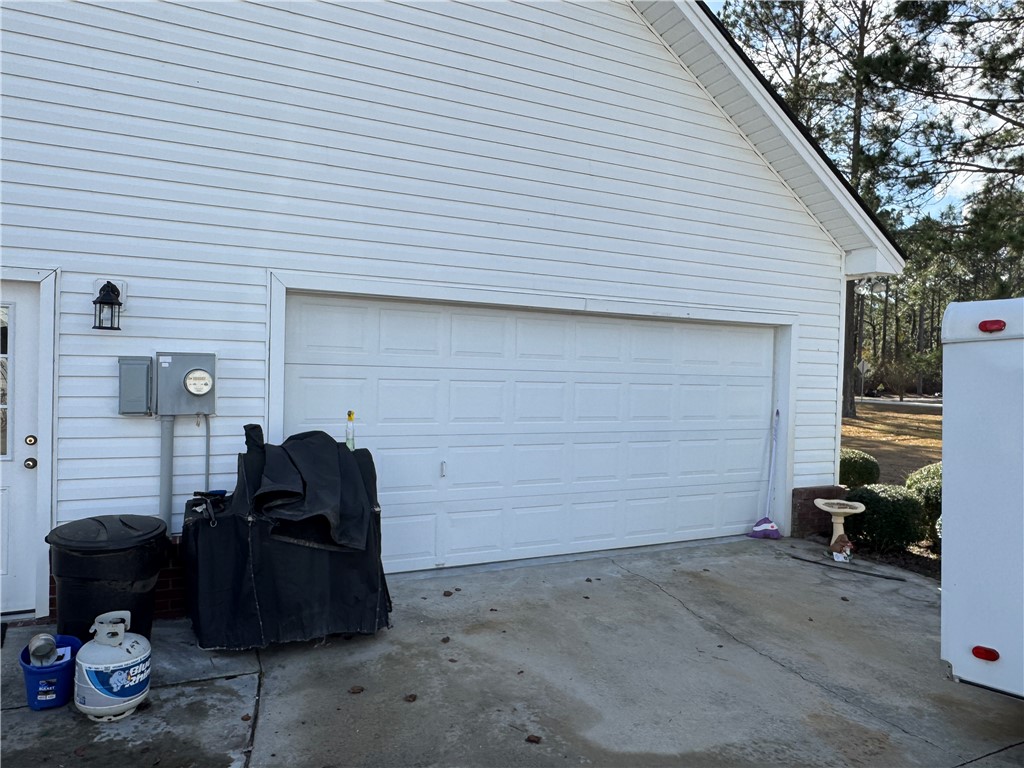 5710 Wooddell Ridge Road Waycross, GA 31503 - Photo 24 of 35 Garage