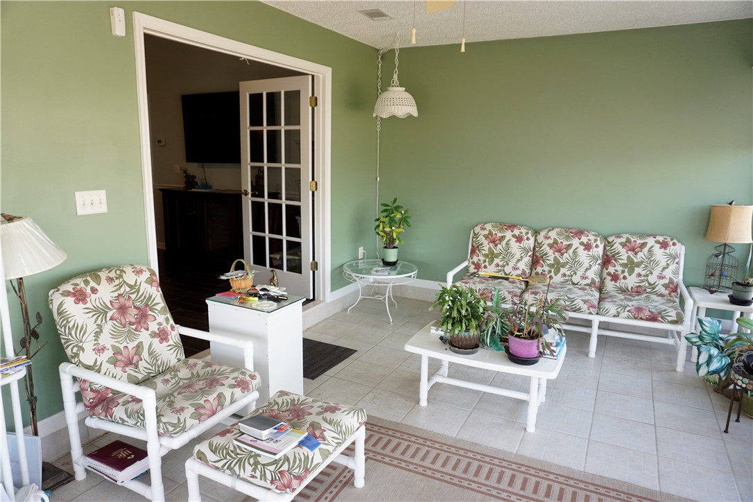 5710 Wooddell Ridge Road Waycross, GA 31503 - Photo 8 of 35 Sunroom
