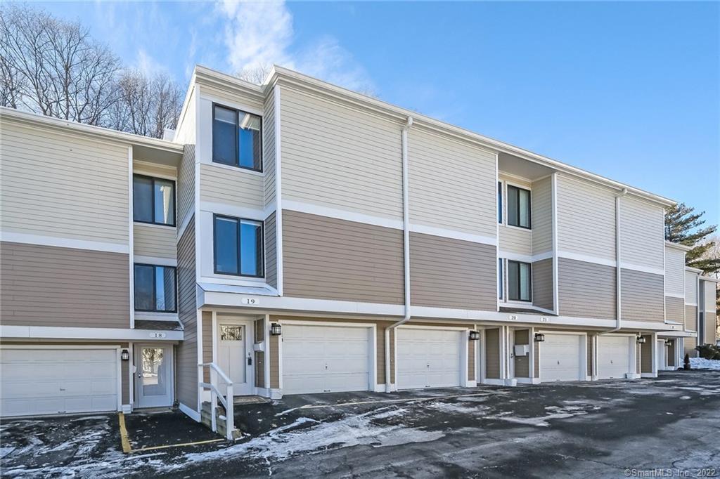 19 Lawson Lane, Unit 19 Ridgefield, CT 06877 - Photo 1 of 1 Gallery Image 1