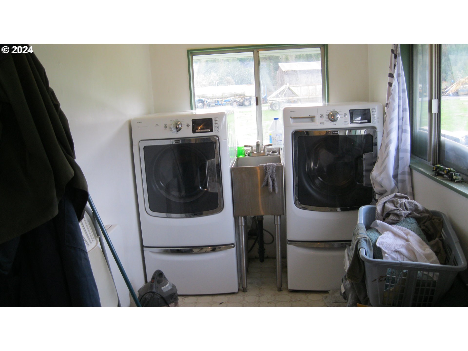 97744 Gravelford Road Myrtle Point, OR 97458 - Photo 13 of 24 Gallery Image 13