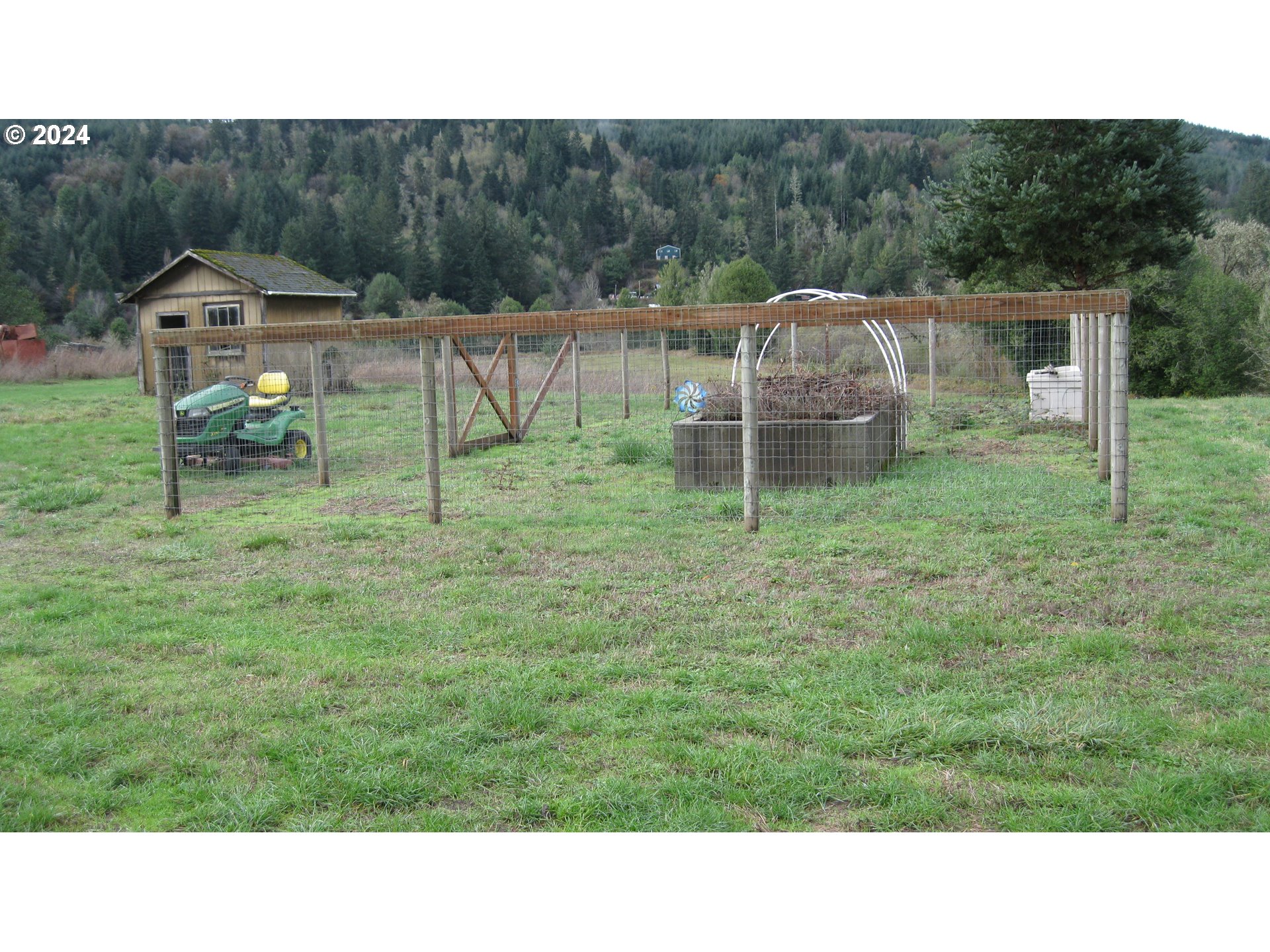 97744 Gravelford Road Myrtle Point, OR 97458 - Photo 20 of 24 Garden