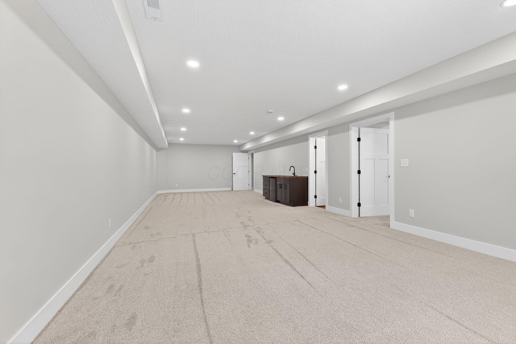 1705 Horseshoe Road Delaware, OH 43015 - Photo 44 of 64 1705 Horseshoe Dr (interior)-44