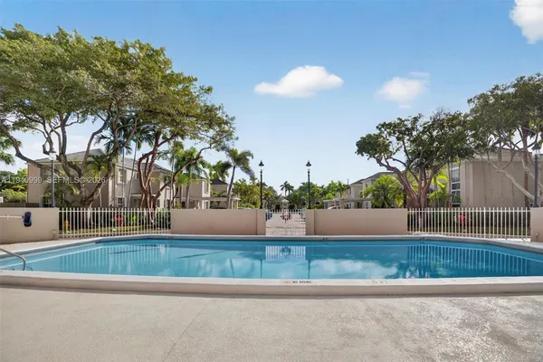 $800,000 | 7110 Southwest 54th Street, Miami, FL 33155