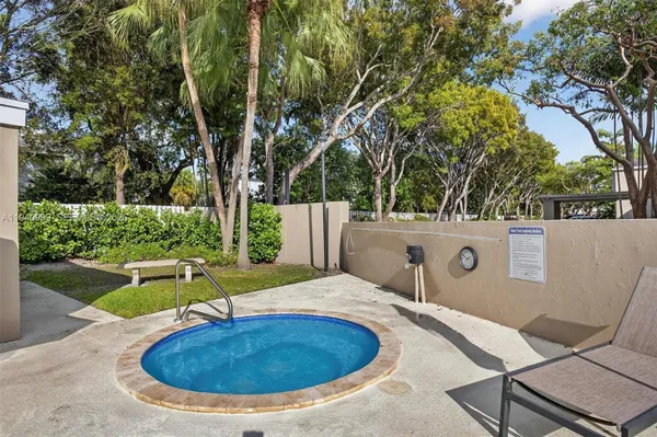$800,000 | 7110 Southwest 54th Street, Miami, FL 33155