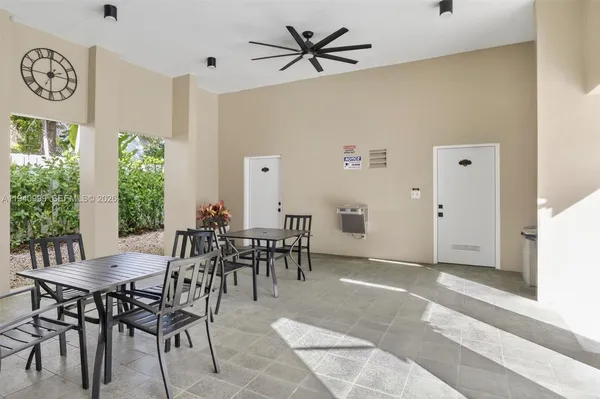 $800,000 | 7110 Southwest 54th Street, Miami, FL 33155