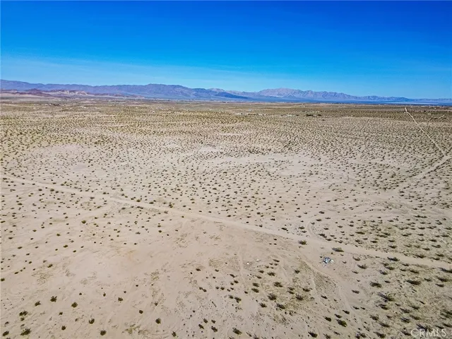 a view of an outdoor space