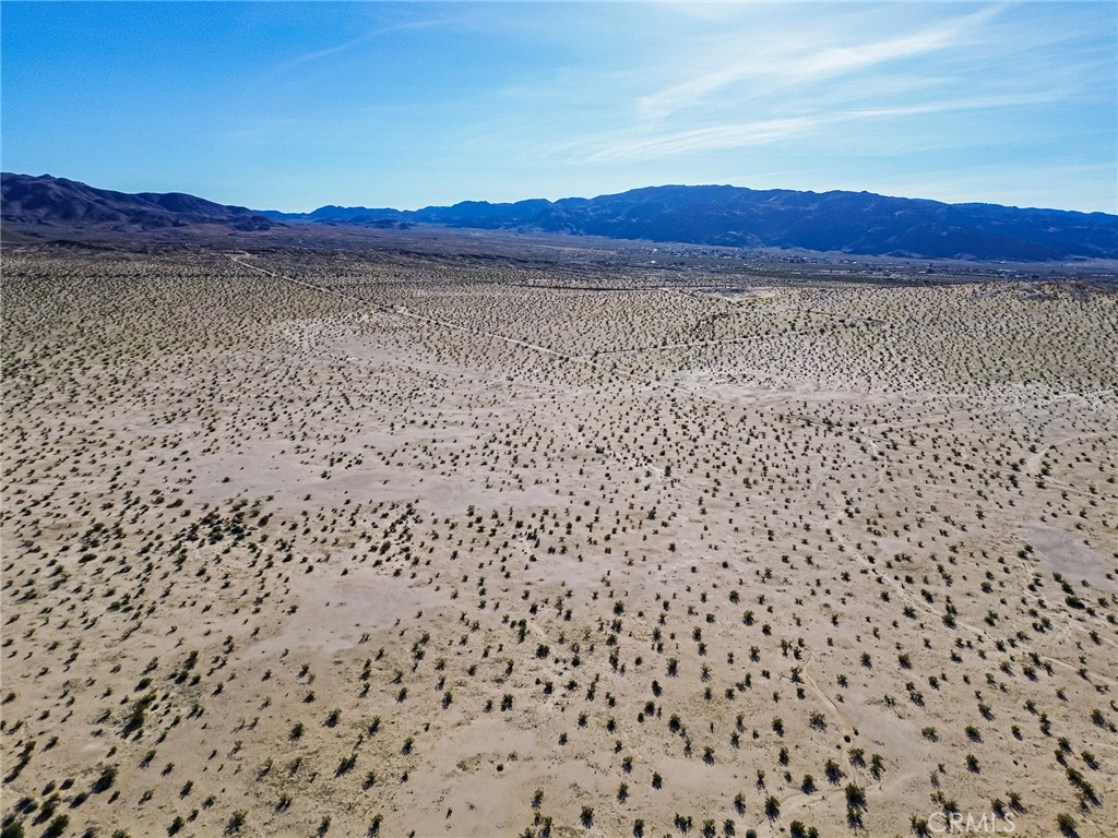 76100 2 Mile Road Twentynine Palms, CA 92277 - Photo 27 of 37 a view of a room with a water view and mountain view