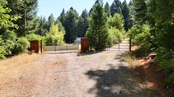 a view of outside area