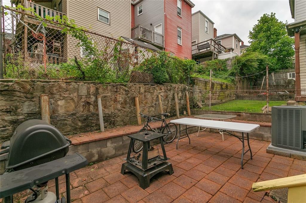 241 Dunseith Street Pittsburgh, PA 15213 - Photo 17 of 23 Gallery Image 17
