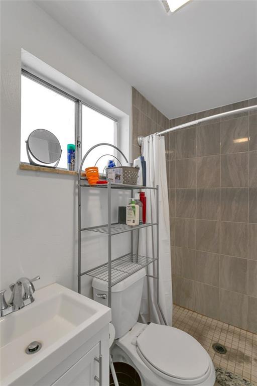 241 Dunseith Street Pittsburgh, PA 15213 - Photo 4 of 23 Gallery Image 4