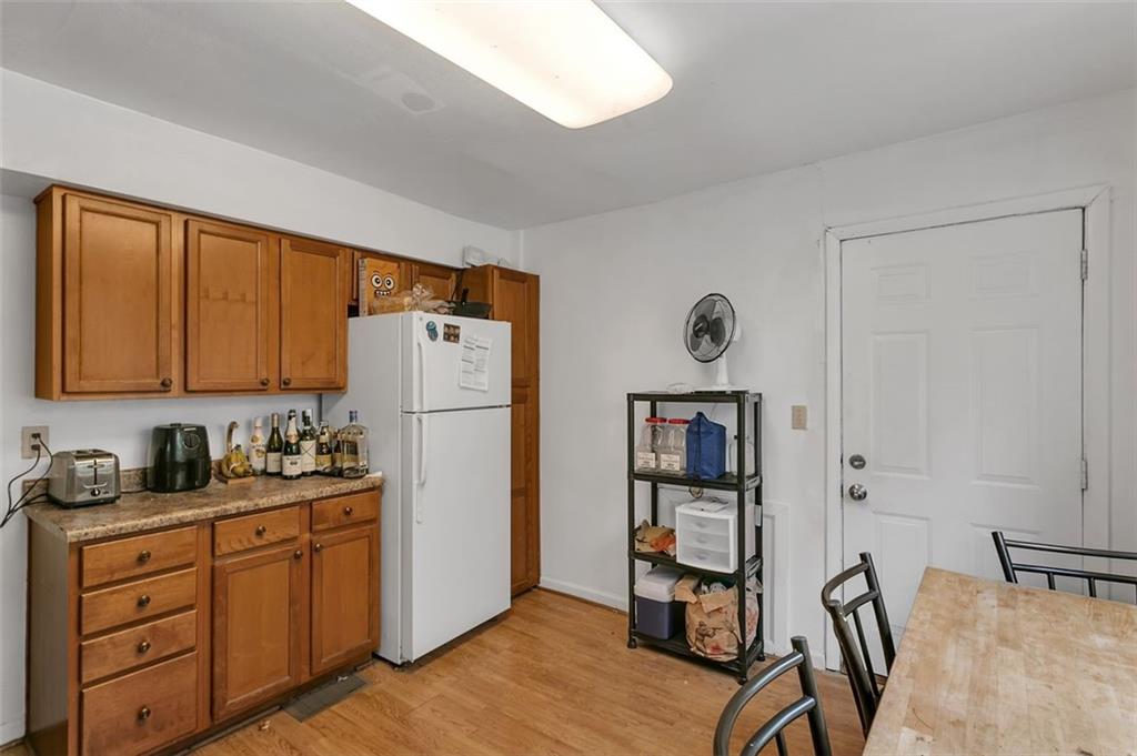 241 Dunseith Street Pittsburgh, PA 15213 - Photo 6 of 23 Gallery Image 6
