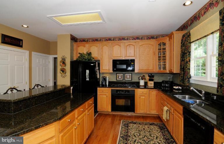 552 Coover Road Annapolis, MD 21401 - Photo 8 of 28 Kitchen