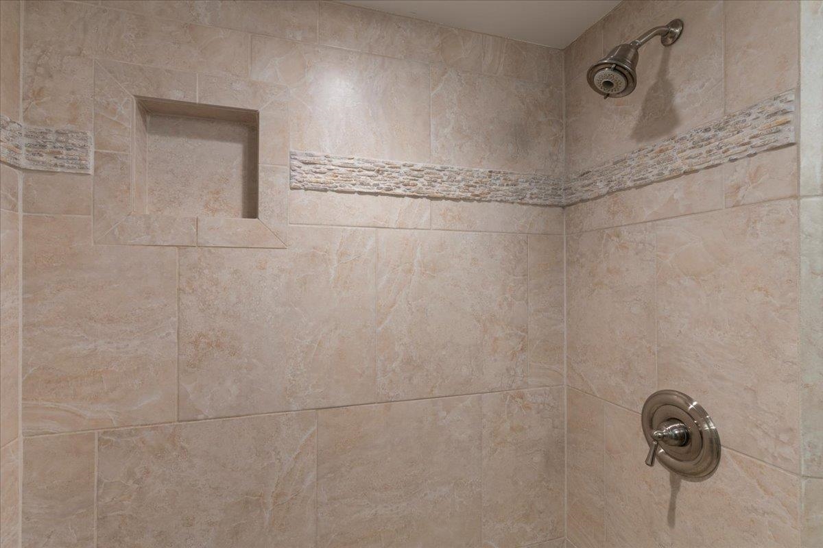 4850 Makena Alanui Road, Unit E205 Kihei, HI 96753 - Photo 44 of 45 a bathroom with a shower