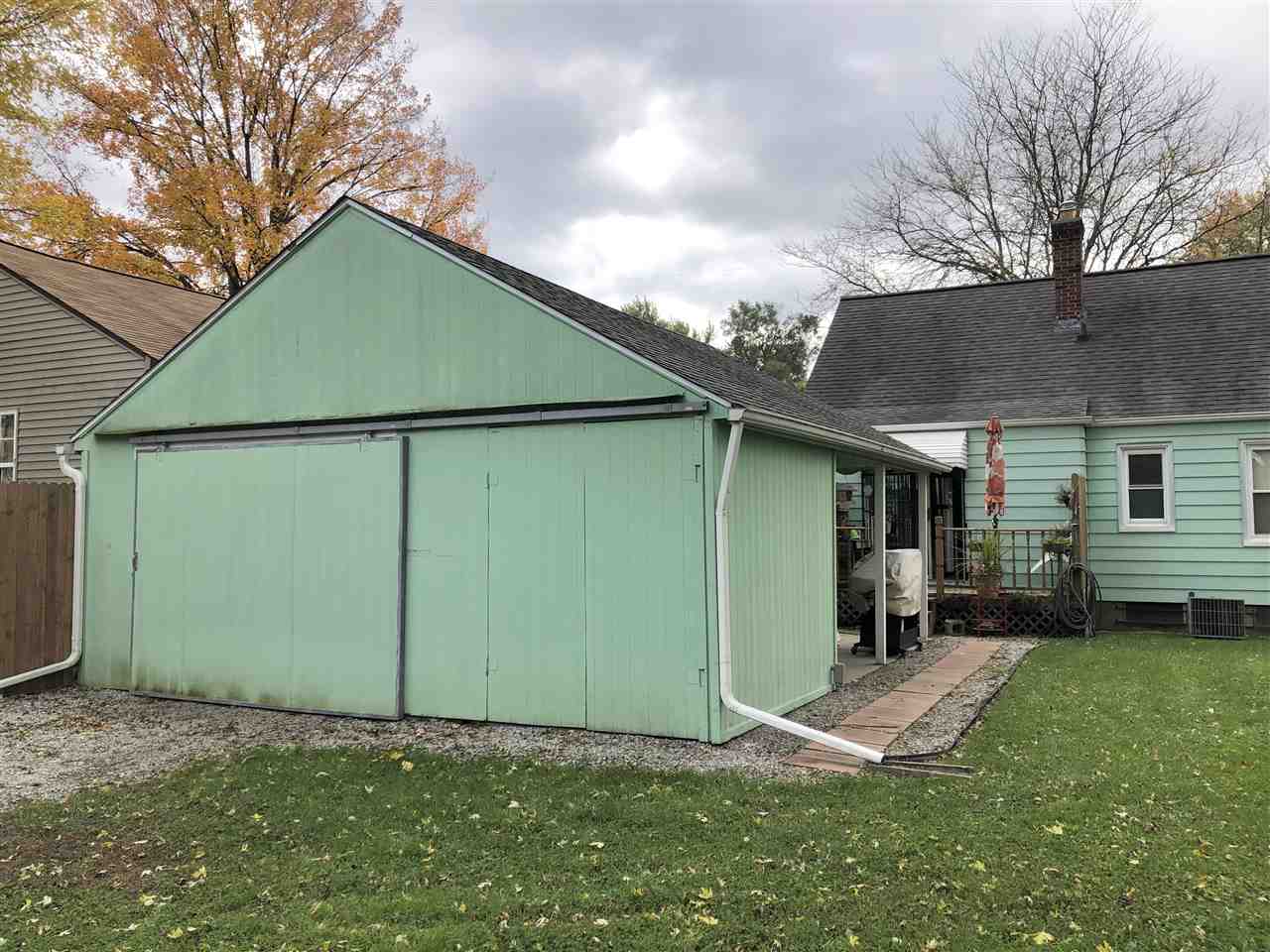 4213 Pengelly Road Flint, MI 48507 - Photo 13 of 17 50059592-12.JPG