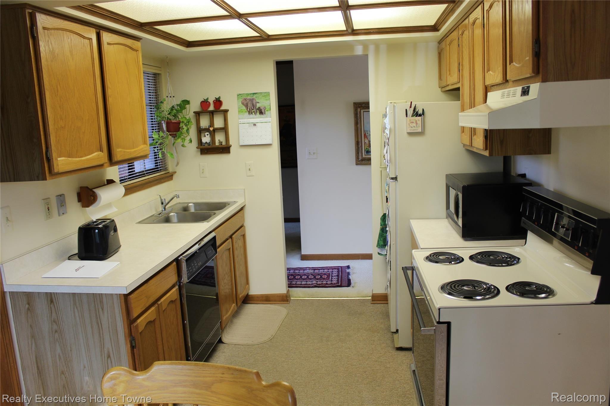 5453 Rene Drive Warren, MI 48091 - Photo 4 of 29 Kitchen