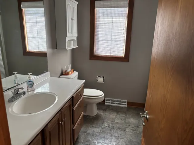 $149,900 | 206 South Cherry Street, Crescent City, IL 60928