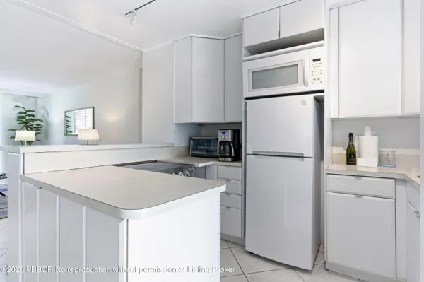 $1,390,000 | 139 Sunrise Avenue, Unit 102, Palm Beach, FL 33480