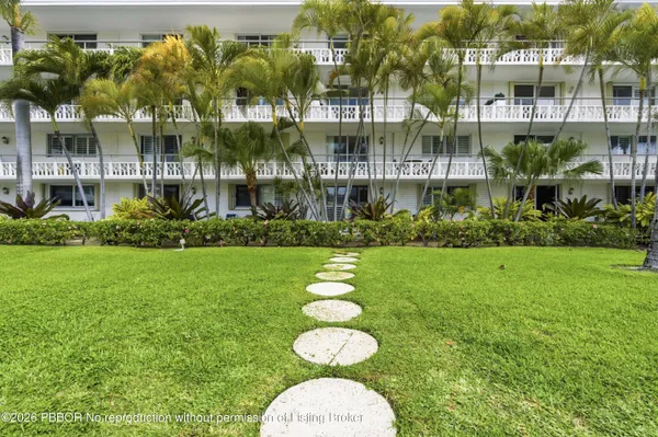 $1,390,000 | 139 Sunrise Avenue, Unit 102, Palm Beach, FL 33480