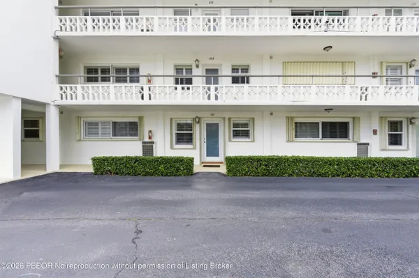 $1,390,000 | 139 Sunrise Avenue, Unit 102, Palm Beach, FL 33480
