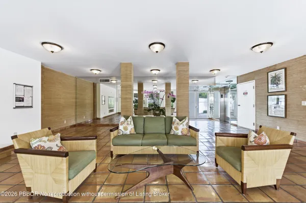 $1,390,000 | 139 Sunrise Avenue, Unit 102, Palm Beach, FL 33480
