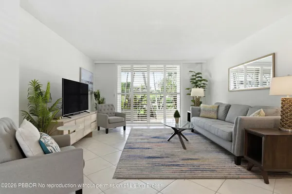 $1,390,000 | 139 Sunrise Avenue, Unit 102, Palm Beach, FL 33480