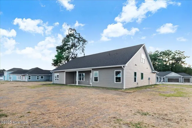 $427,500 | 102 Manchester Court, La Grange, NC 28551