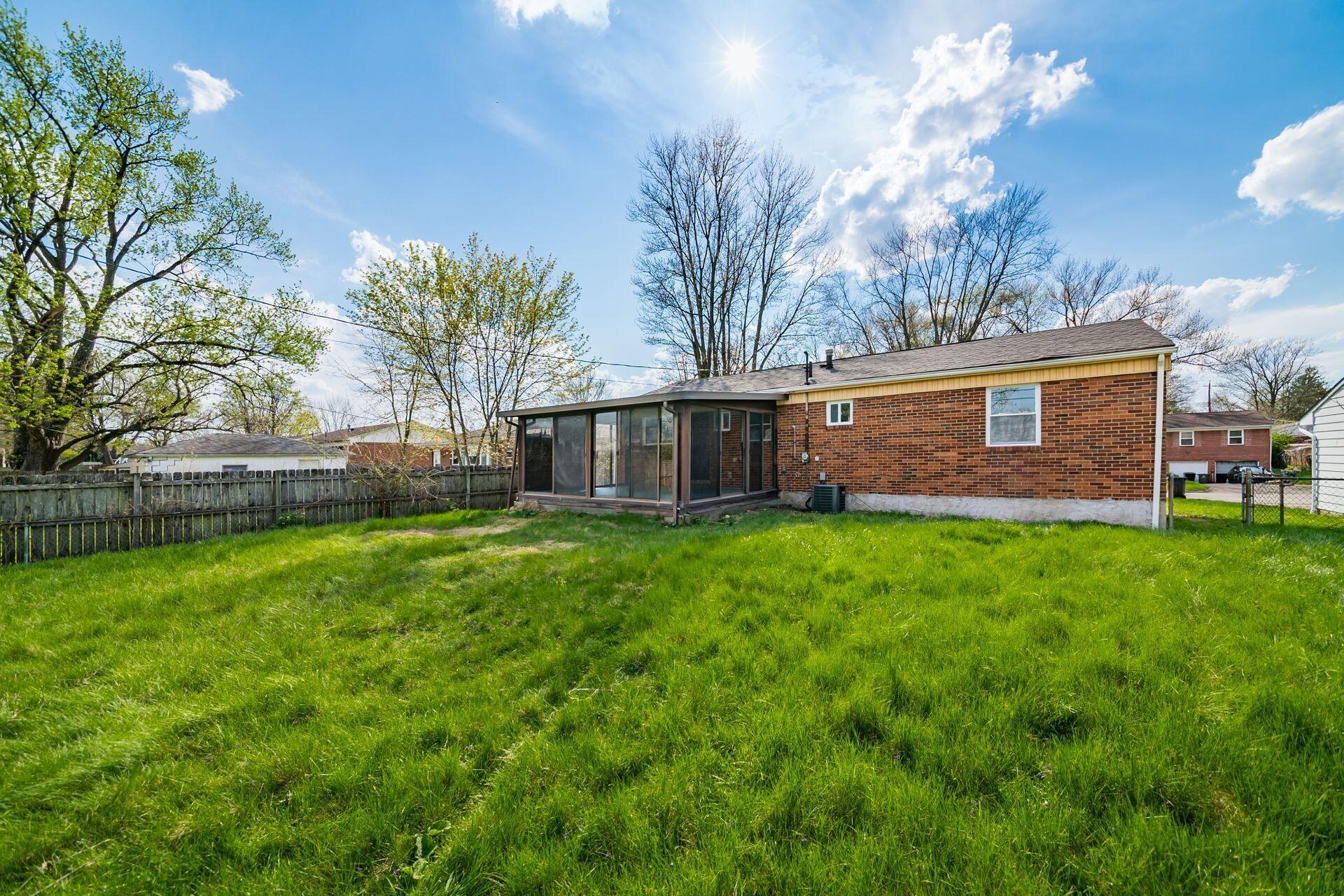 5548 Roche Drive Columbus, OH 43229 - Photo 48 of 49 042_ Dr Columbus OH 43229 USA