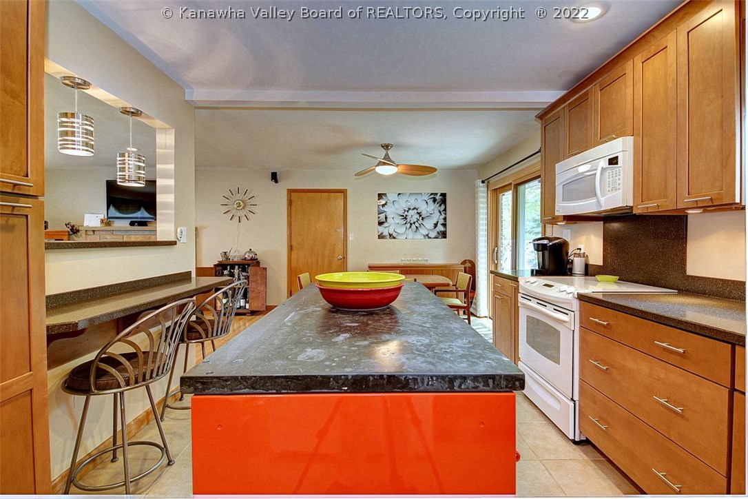 1411 Nottingham Road Charleston, WV 25314 - Photo 17 of 38 Gallery Image 17