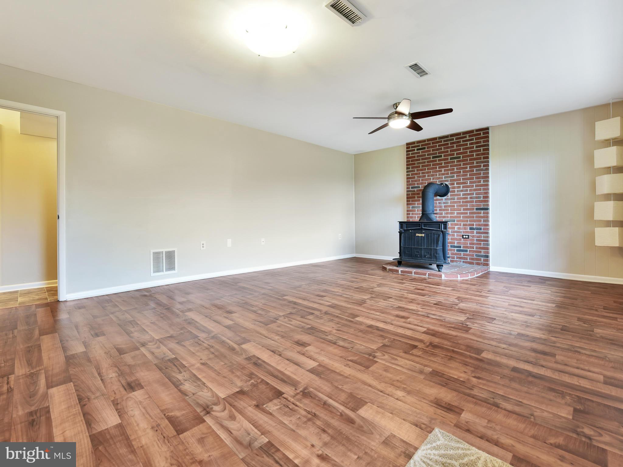 8718 Indian Springs Road Frederick, MD 21702 - Photo 4 of 39 Family Room