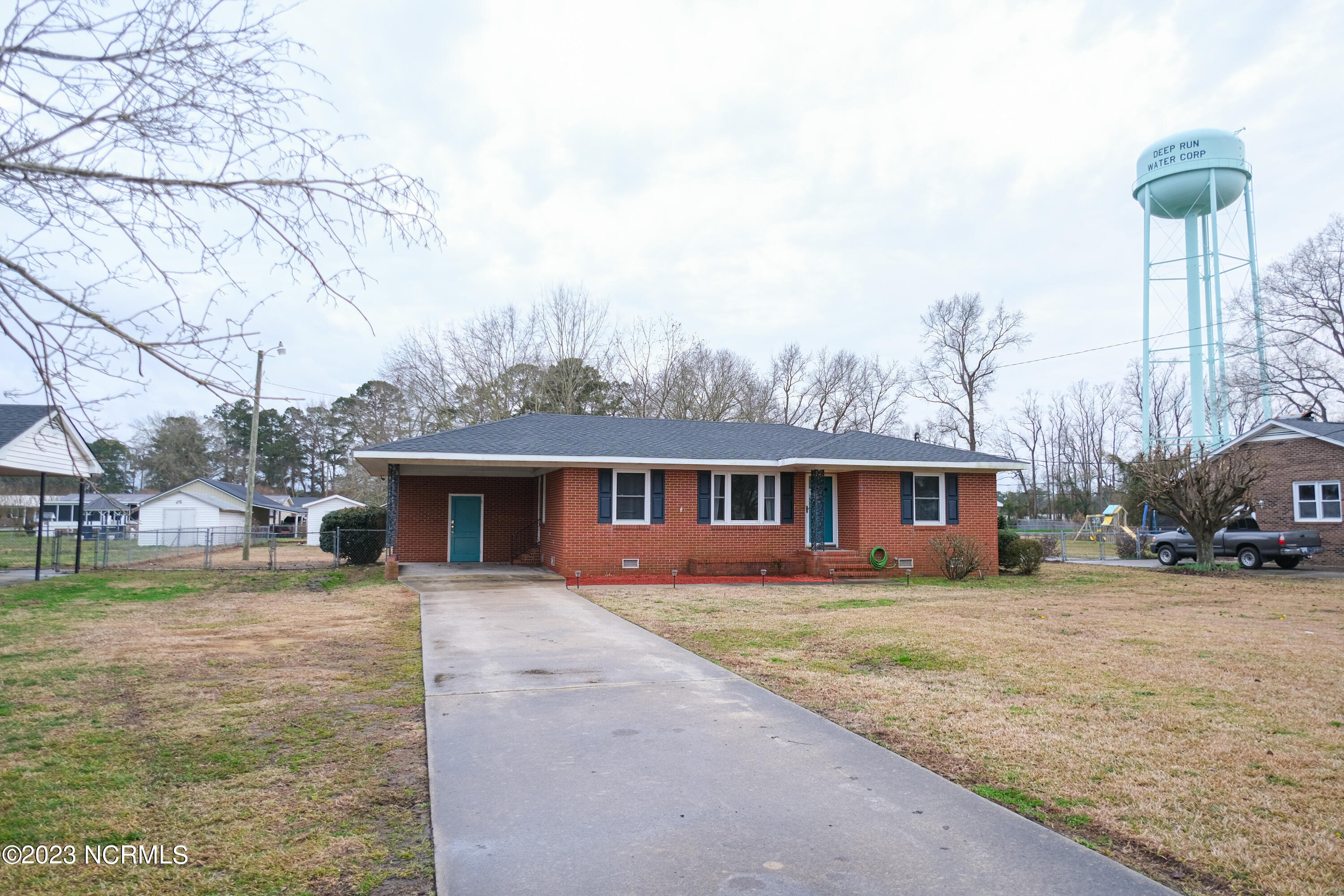 833 Tyree Road Kinston, NC 28504 - Photo 2 of 37 001