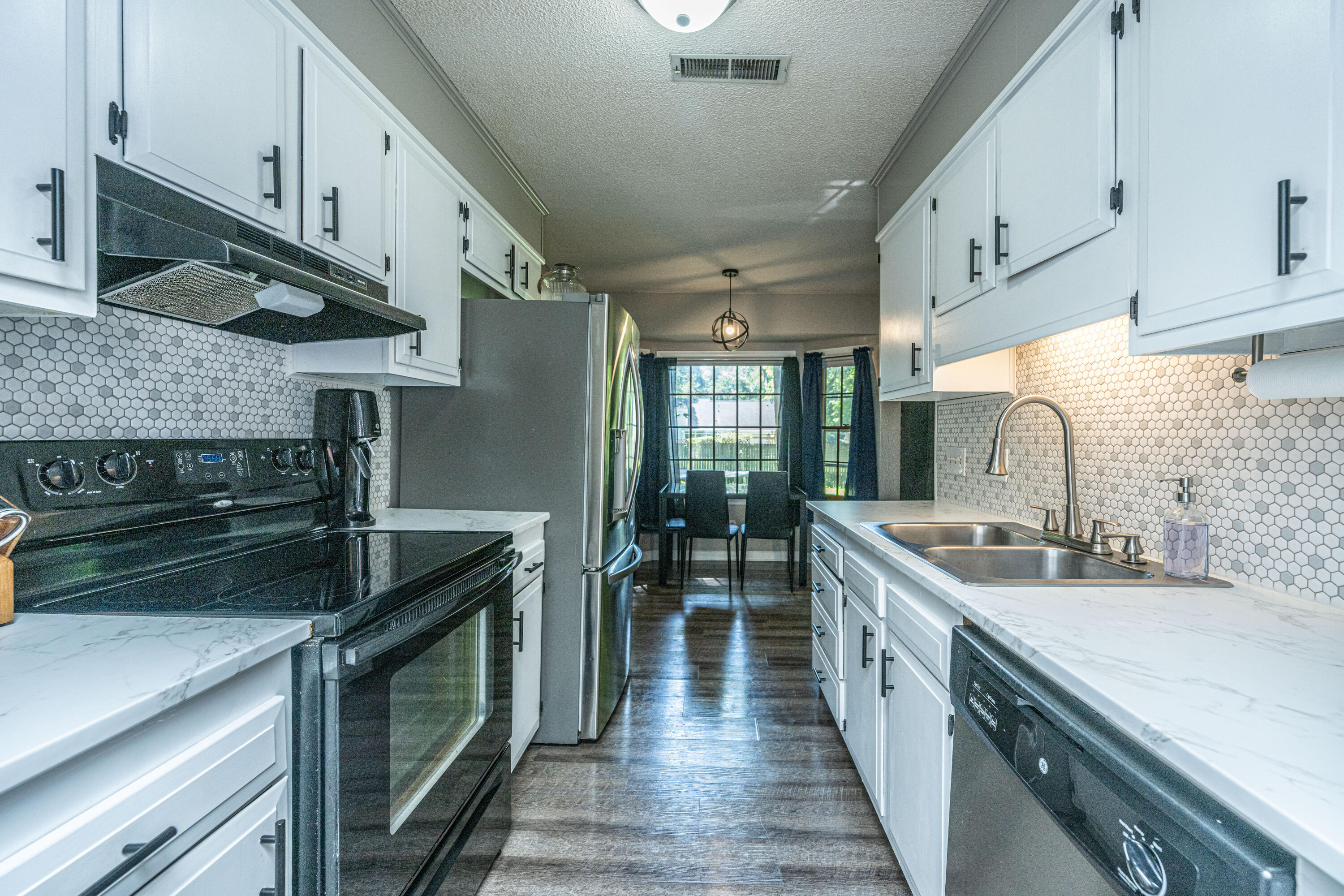 314 Heber Road Summerville, SC 29485 - Photo 18 of 35 314HeberRd022