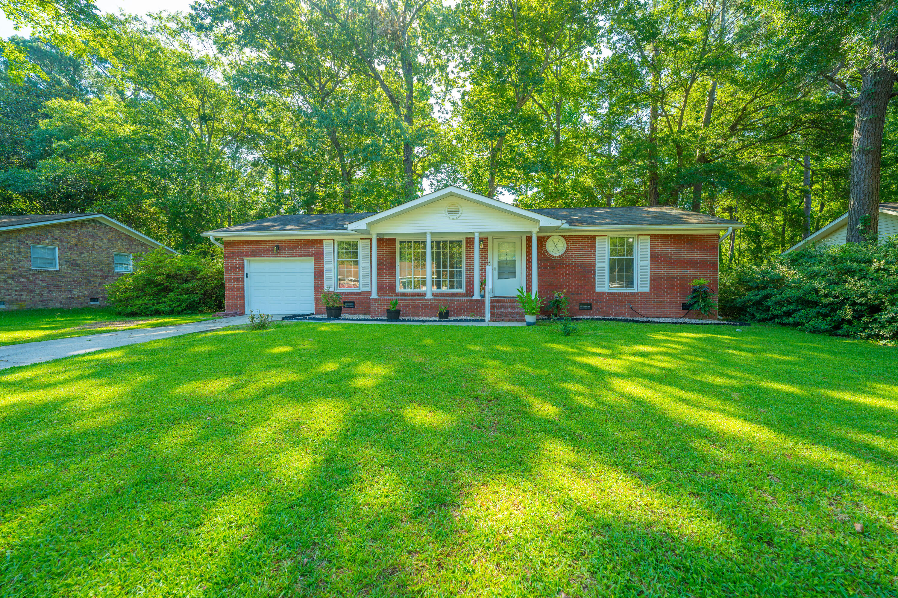 314 Heber Road Summerville, SC 29485 - Photo 2 of 35 314HeberRd005