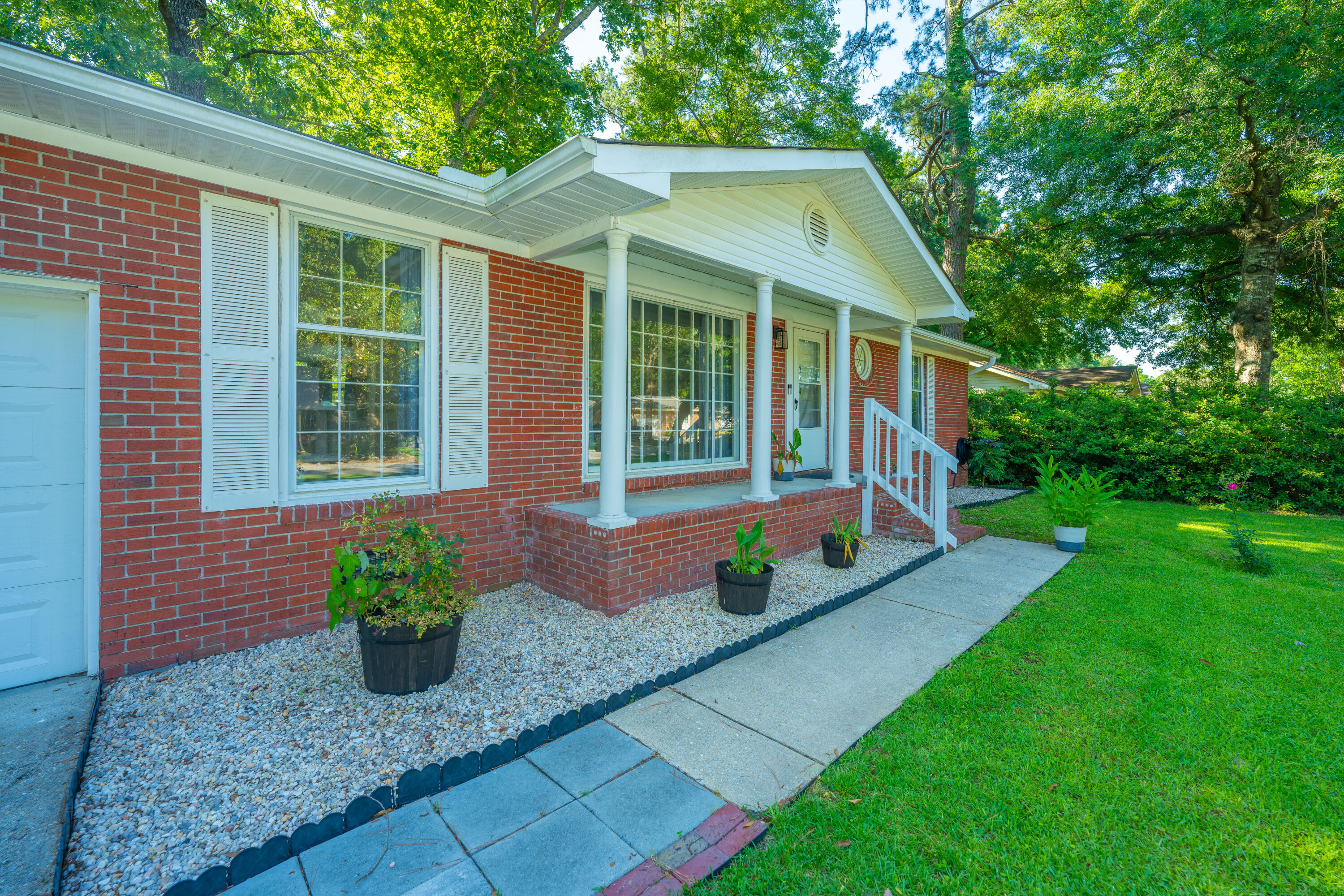 314 Heber Road Summerville, SC 29485 - Photo 5 of 35 314HeberRd006