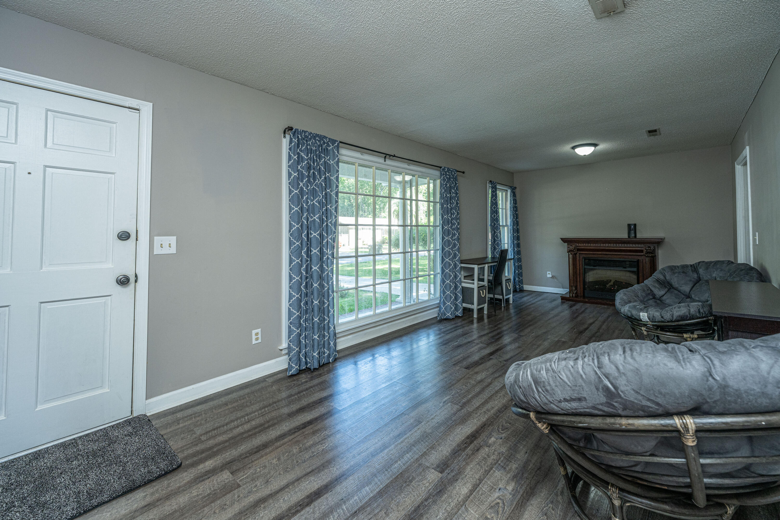 314 Heber Road Summerville, SC 29485 - Photo 6 of 35 314HeberRd011