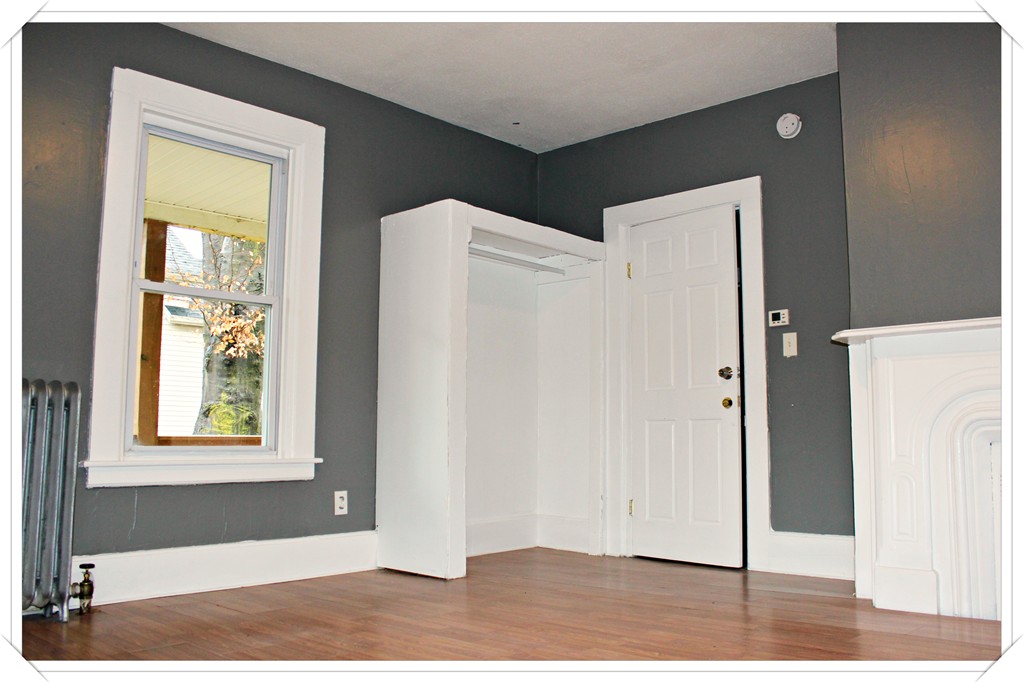 158 Pendleton Avenue Springfield, MA 01109 - Photo 2 of 9
