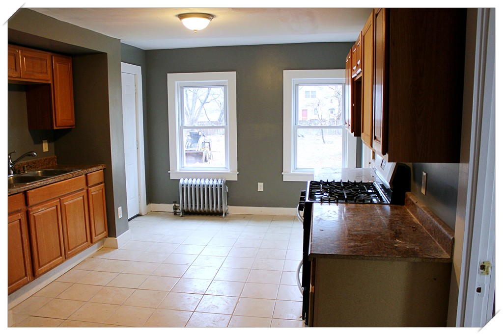158 Pendleton Avenue Springfield, MA 01109 - Photo 5 of 9