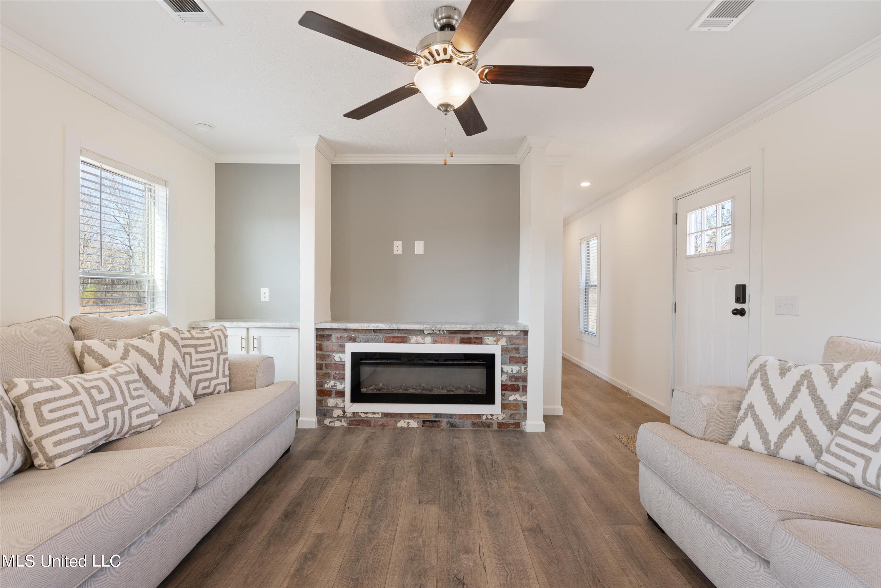 256 McCauley Road Holly Springs, MS 38635 - Photo 4 of 36 04-Great Room