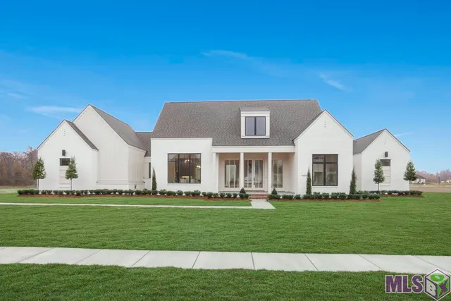 $889,900 | 43294 Collyns Cove, Prairieville, LA 70769