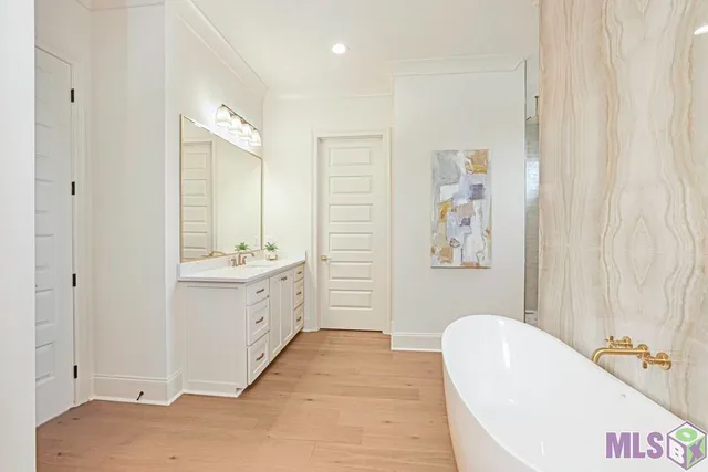 $889,900 | 43294 Collyns Cove, Prairieville, LA 70769