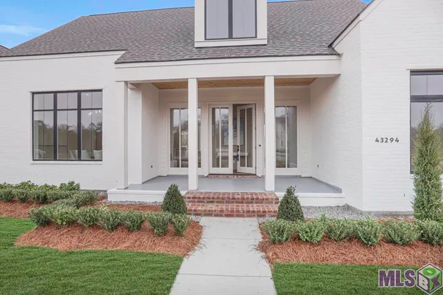 $889,900 | 43294 Collyns Cove, Prairieville, LA 70769
