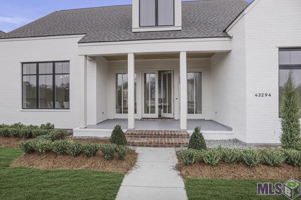 43294 Collyns Cove Prairieville, LA 70769 - Photo 2 of 40