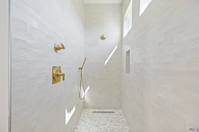 $900,000 | 43294 Collyns Cove, Prairieville, LA 70769