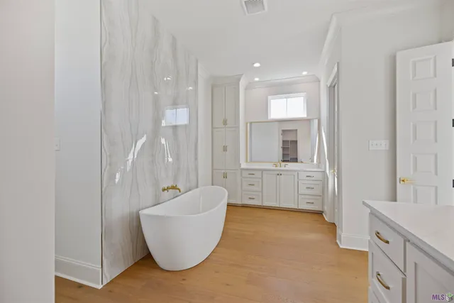 $900,000 | 43294 Collyns Cove, Prairieville, LA 70769