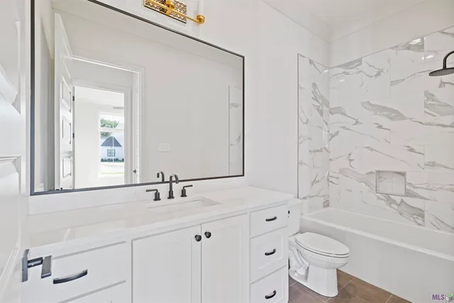 $900,000 | 43294 Collyns Cove, Prairieville, LA 70769