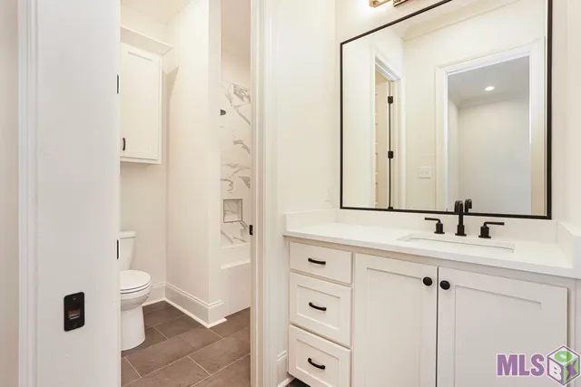 $889,900 | 43294 Collyns Cove, Prairieville, LA 70769