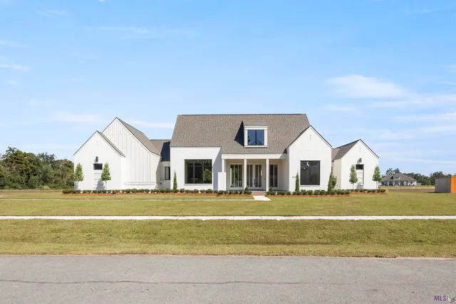 $900,000 | 43294 Collyns Cove, Prairieville, LA 70769